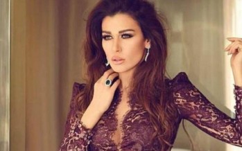 نادين الراسي تتحدى الثلوج بلباس البحر!