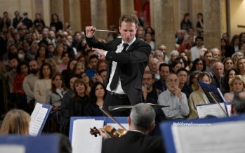 المايسترو العالمي شومان وعازفة البيانو بيريزوفسكي يحلّقان في فضاء بيروت