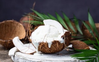 إدارة نسبة السكر في الدم من أهم فوائد أكل جوز الهند!