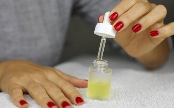 بعد الأكريليك والجل… دليلكِ الذكي لإحياء أظافرك واستعادة صحتها