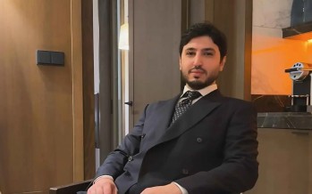 محمد فضل شاكر يكشف حقيقة الفيديو والصور المتداولة لوالده