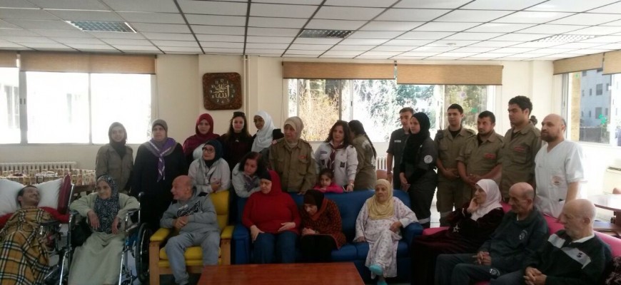 الكشاف العربي يحتفل بعيد الأم مع المسنين