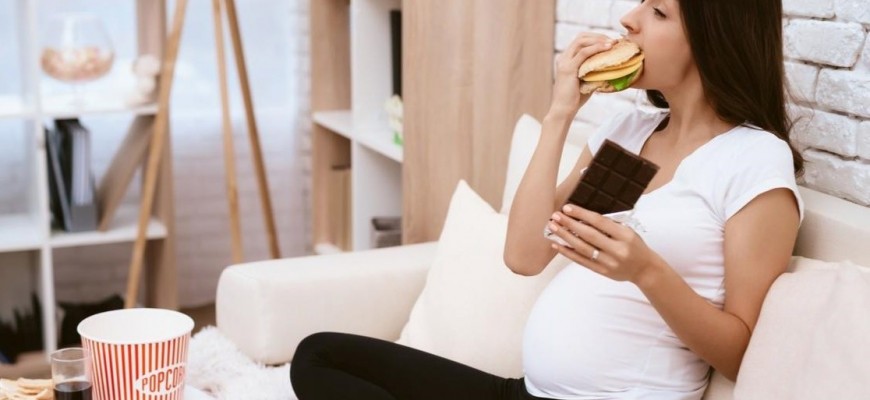 5 أطعمة تضر بالحامل.. تجنبي تناولها 5 أطعمة تضر بالحامل.. تجنبي تناولها