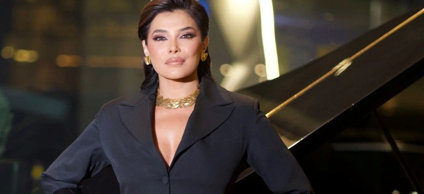 ندى أبو فرحات تروّج لمسرحيّتها الجديدة بطريقة جريئة من داخل المستشفى ندى أبو فرحات تروّج لمسرحيّتها الجديدة بطريقة جريئة من داخل المستشفى