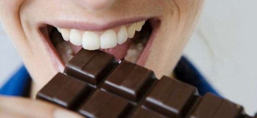 إلى المدمنين على الشوكولا: إحذروا أضراره المادية والنفسية إلى المدمنين على الشوكولا: إحذروا أضراره المادية والنفسية