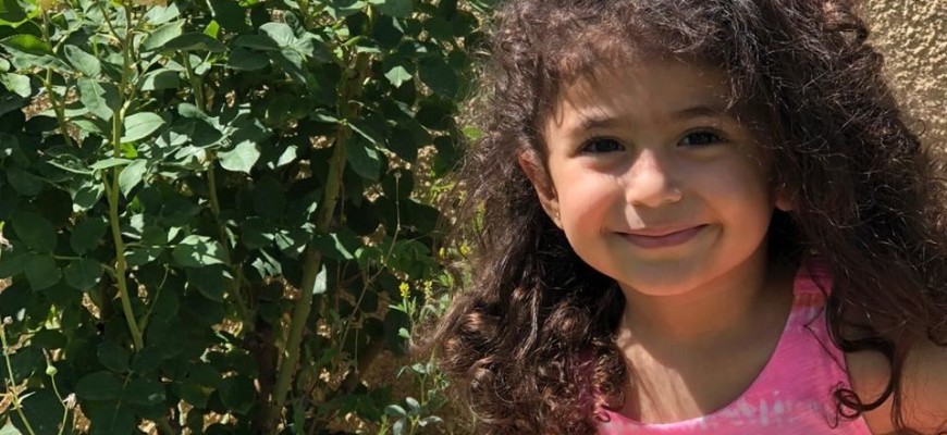 ألين طفلة الأربع سنوات في مواجهة سرطان