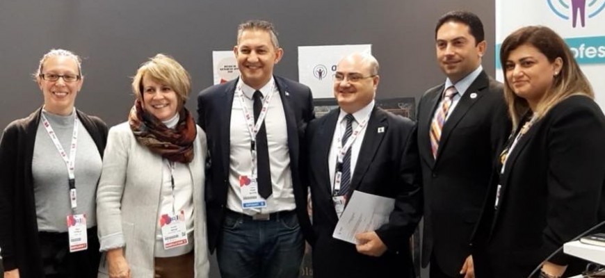 توقيع اتفاقية تعاون مشترك بين النقابة اللبنانية لتقنيي الأشعة والجمعية الفرنسية للأشعة. توقيع اتفاقية تعاون مشترك بين النقابة اللبنانية لتقنيي الأشعة والجمعية الفرنسية للأشعة.