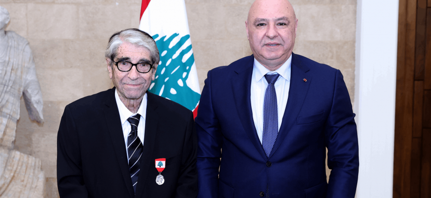 الرئيس عون يكرّم أبو سليم: وسام الاستحقاق لمن زرع الفرح في قلوب اللبنانيين