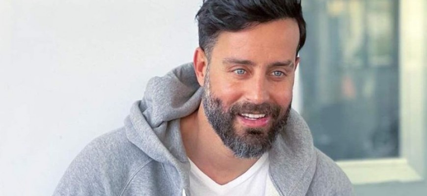 من سرير المستشفى… سعد رمضان يحتفل بـ6 ملايين مشاهدة لـ