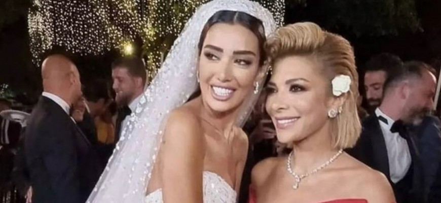 بعدما لفتت الأنظار في زفاف جيسيكا عازار.. أصالة نصري بلوك جديد بعدما لفتت الأنظار في زفاف جيسيكا عازار.. أصالة نصري بلوك جديد