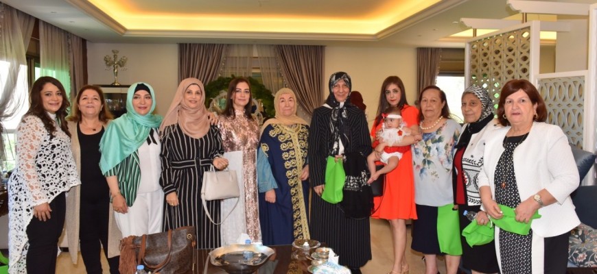 الشاعرة فوزية بدوي العبدالله أقامت مولد نبوي شريف في فيلا ابنها رجل الأعمال علي العبدالله في مجدليون الشاعرة فوزية بدوي العبدالله أقامت مولد نبوي شريف في فيلا ابنها رجل الأعمال علي العبدالله في مجدليون
