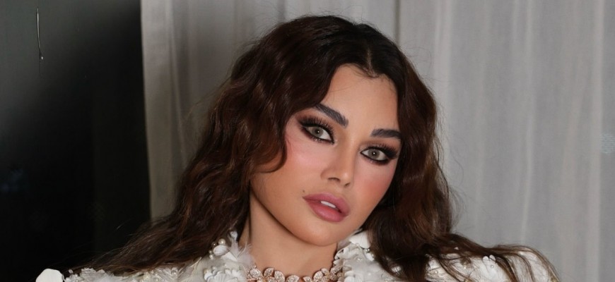 هيفا وهبي تغنّي للحبّ والجمال في ليلة حلم بجدّة