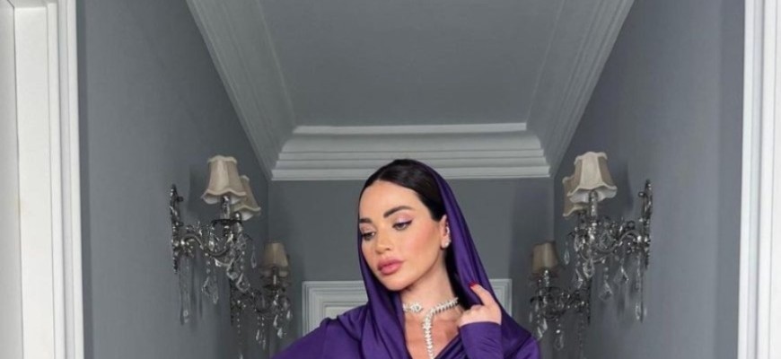 الفستان المزوّد بغطاء رأس يعود بقوّة في سهرات الموسم!