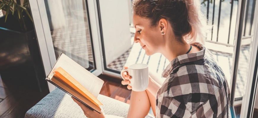 هل تقرئين كثيراً وتنسين ما قرأته؟.. نصائح تساعدك في التذكر