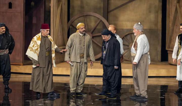 نجوم الدراما السورية يعيدون 