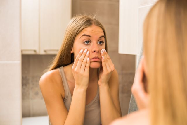 الأشعة فوق البنفسجية تجعلك تشيخي مبكراً.. هكذا تحمي نفسك منها