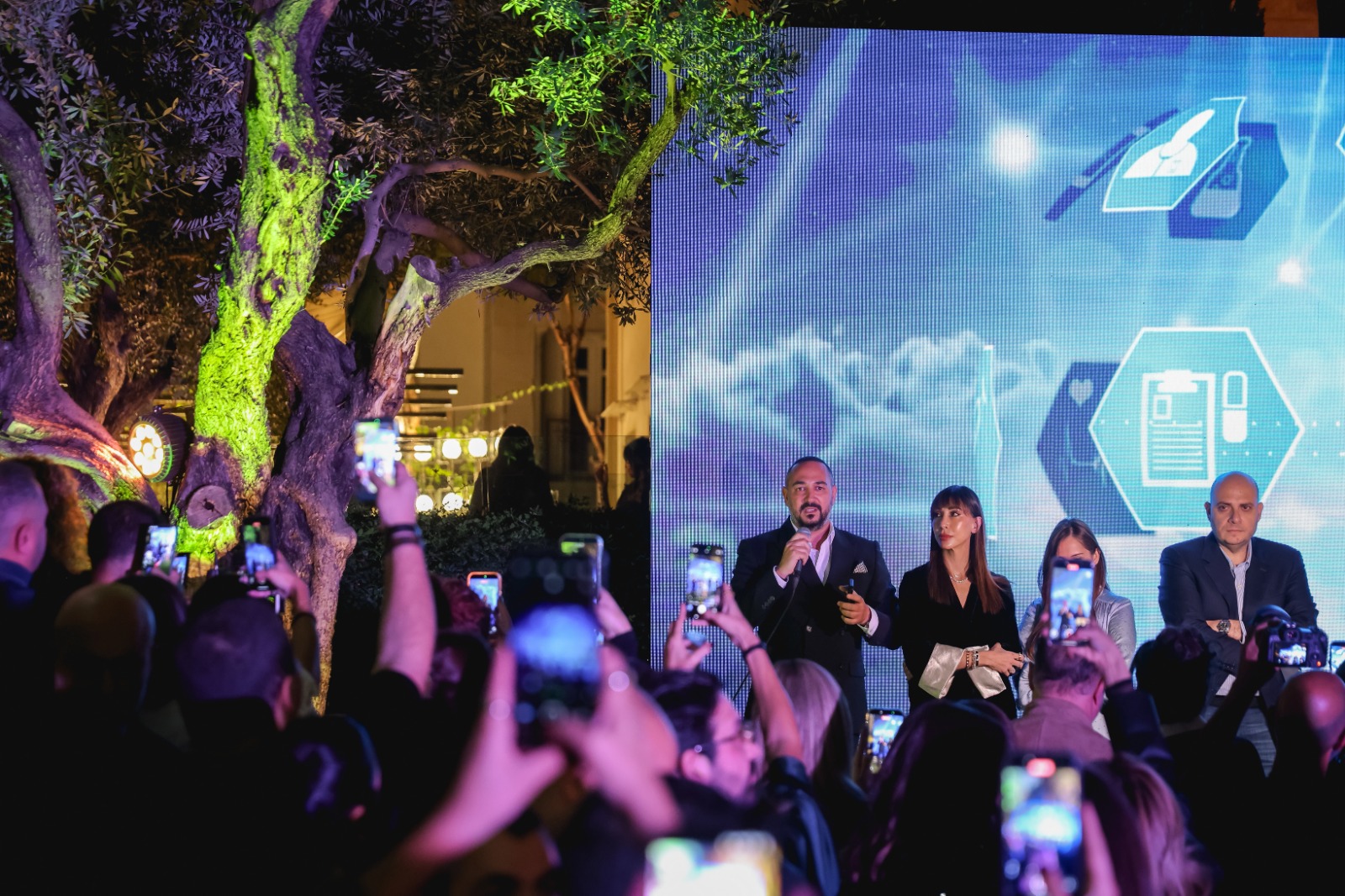 للمرة الأولى في بيروت: 