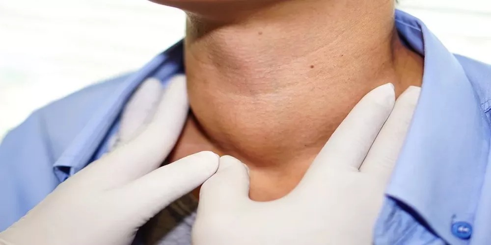 هل يشفى مريض الغدة الدرقية تماما.. إليك الإجابة الطبية الدقيقة