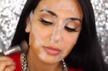 طريقة استخدام الاشرطة كما صورتها خبيرة التجميل هدى قطان