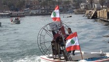مسيرة مراكب لصيادي الأسماك في صيدا وفاءً لذكرى الشهيد معروف سعد