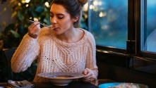 eat-cozy-up-to-winter-comfort-foods.jpg