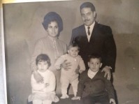 فادي الحبال طفلا مع عائلته