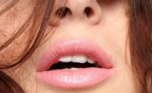 كيف-تحصلين-على-شفاه-ممتلئة-بواسطة-المكياج؟-1221573.jpg