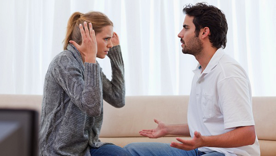 كيف تجعلين زوجكِ العنيد يعترف بخطئه؟