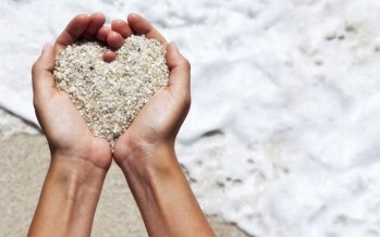 5 فوائد جمالية لرمال البحر