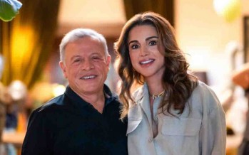 أول ظهور لتوأم الأميرة إيمان.. الملكة رانيا تكشف تاليا ورانيا في صور عائلية دافئة