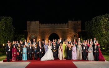 الديوان الملكي الهاشمي ينشر صورة تاريخية من زفاف الأمير الحسين والأميرة رجوة