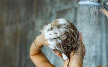 لماذا تشعر بالعطش بعد الاستحمام؟
