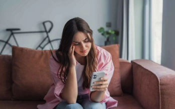 كيف تتخلصين من هوس مراقبة الحسابات الشخصية؟