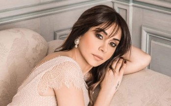 كاريس بشار وابنها يخطفان الأنظار في باريس… صور عفوية أمام برج إيفل