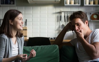 4 أخطاء تقعين فيها تفسد التواصل مع زوجك