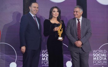 رابعة الزيات تكرم في الأردن على جهودها الإنسانية والخيرية