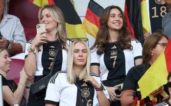 ألمانيا تستعين بزوجات اللاعبين لدعمهم قبل المواجهة الحاسمة