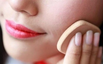 حيل مكياج تمنحكِ مظهراً جميلاً وشاباً