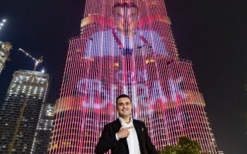 برج خليفة في دبي يحتفي بافتتاح مطعم الشيف التركي بوراك