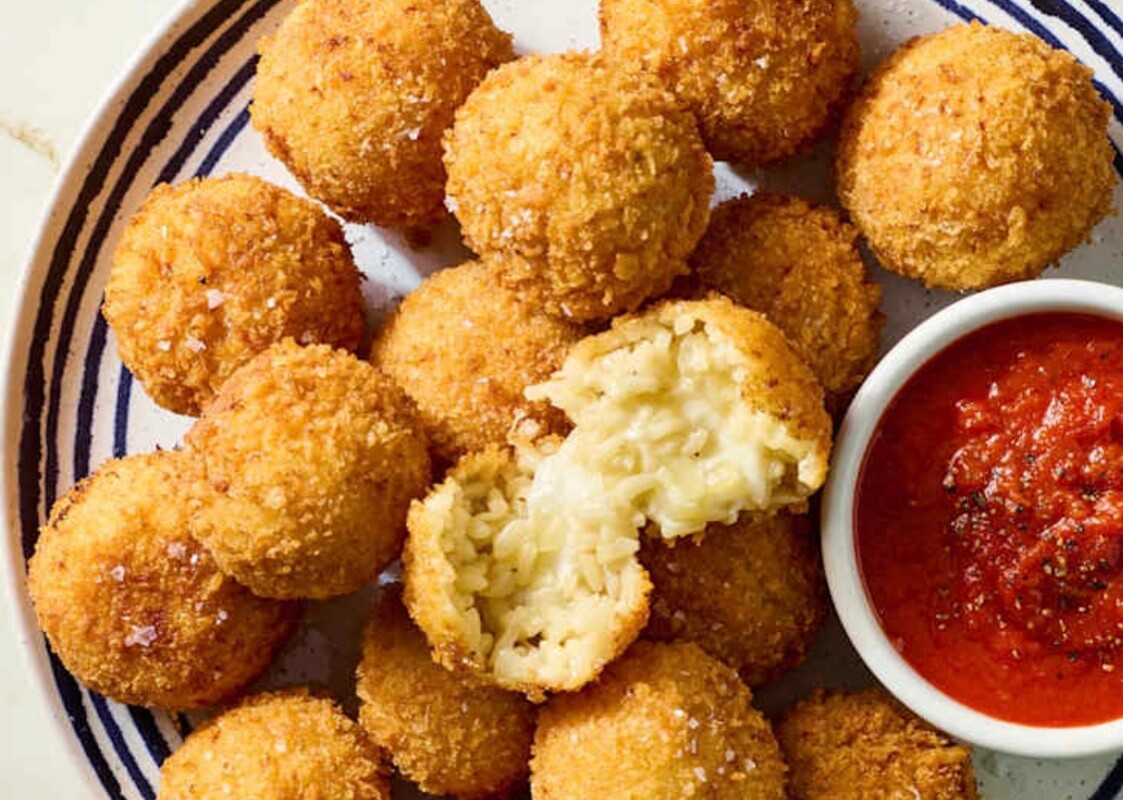 كرات رز مقلية محشية على طريقة Arancini