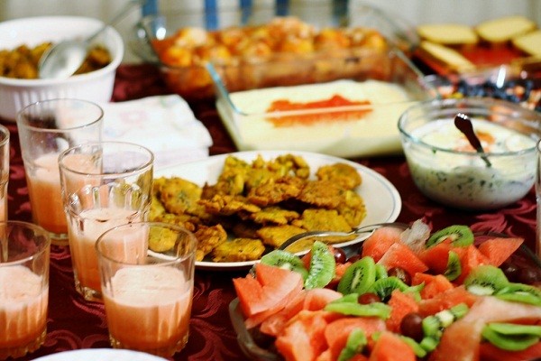 معلومات عليكَ معرفتها عن الإفطار.. لا تشربوا الماء البارد معلومات عليكَ معرفتها عن الإفطار.. لا تشربوا الماء البارد