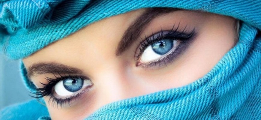 احصل على عيون زرقاء طبيعيا بـ20 ثانية!