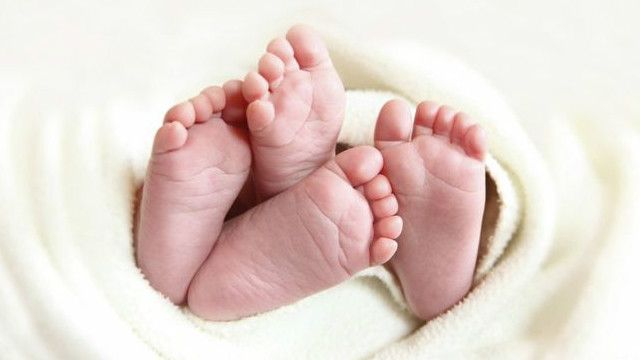 امرأة تضع توأمين من ابوين مختلفين في حادثة غريبة امرأة تضع توأمين من ابوين مختلفين في حادثة غريبة