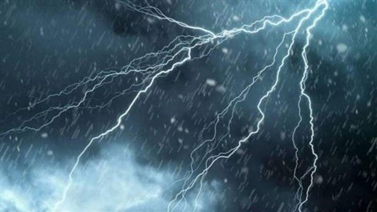 أمطار وضباب يوم الجمعة العظيمة.. واستعدوا للبرد والبرق والرعد! أمطار وضباب يوم الجمعة العظيمة.. واستعدوا للبرد والبرق والرعد!