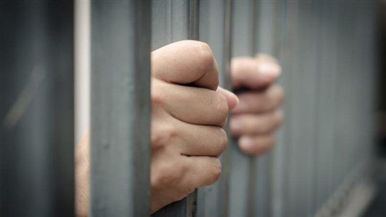 رئيس وزراء يدفع 177 ألف دولار لاغتيال زوجته السابقة