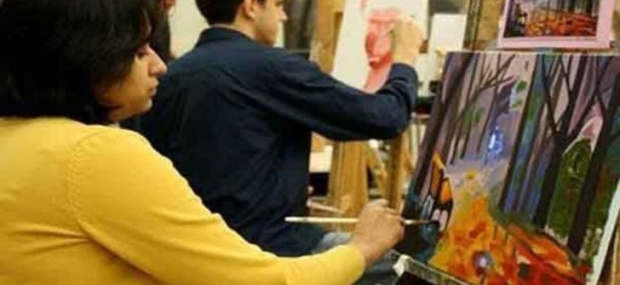 إجبار طالبة على التعري للتخرج من الجامعة إجبار طالبة على التعري للتخرج من الجامعة