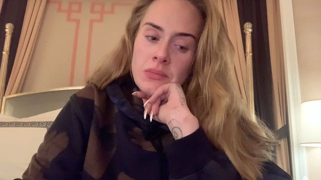 أديل في نوبة بكاء حاد... والسبب صادم أديل في نوبة بكاء حاد... والسبب صادم