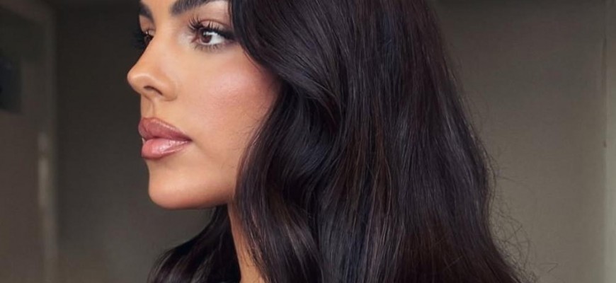 عزّزي جمال شعرك بأجمل ألوان صبغات الشعر.. إعتمديها بأسلوب متقن هذا الموسم