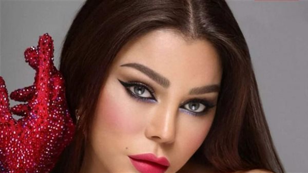 بإطلالة جذابة.. هيفاء وهبي تخطف الأنفاس بحضورها أسبوع الأزياء الفاخرة في باريس