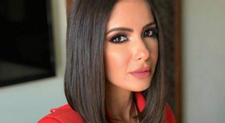 بعد مشهد خلعها ملابسها الداخلية.. منى زكي تواجه القضاء بعد مشهد خلعها ملابسها الداخلية.. منى زكي تواجه القضاء